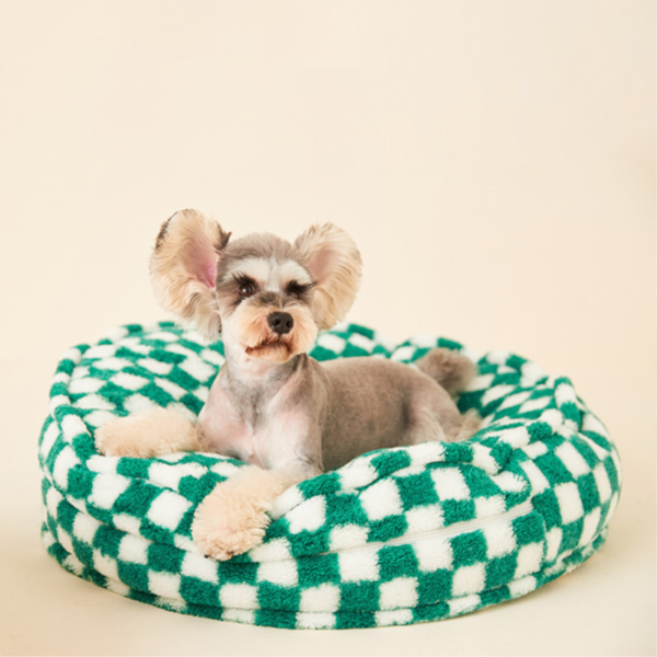 checkered round dog bed