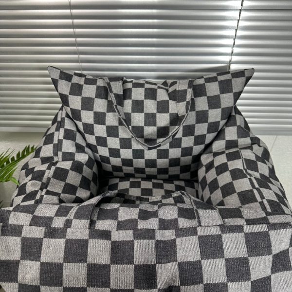SDG Checkered Portable Car Bed for Dogs - Image 3