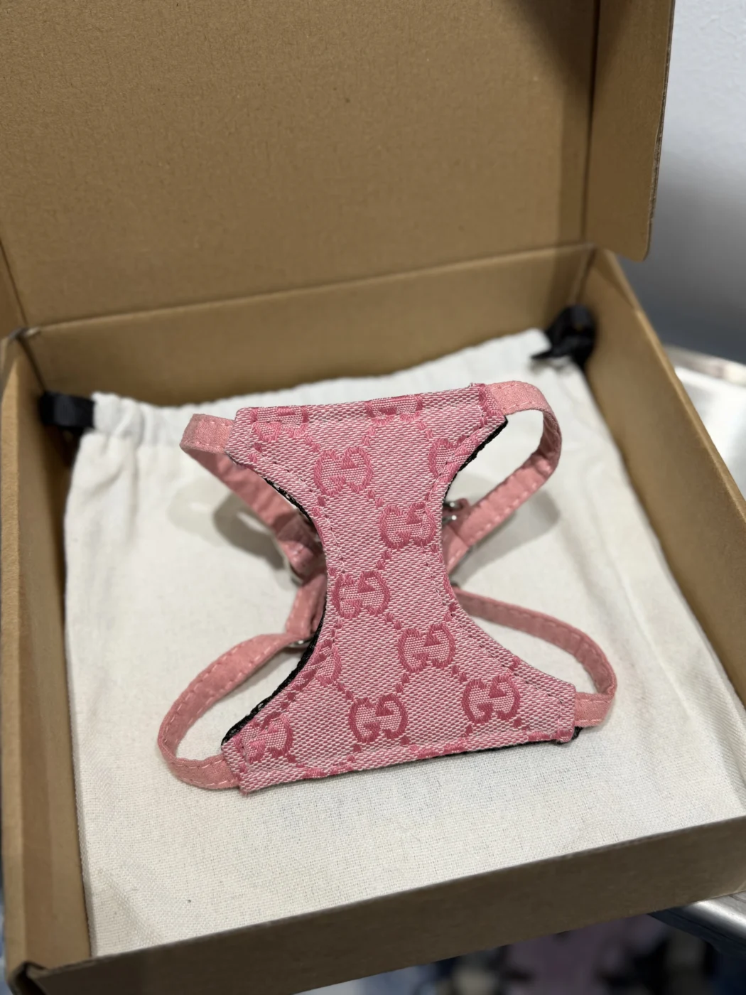 gucci dog harness gift box pink packaging