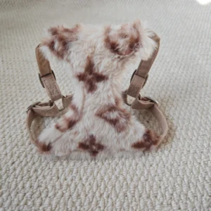 louis vuitton dog harness cream white detail