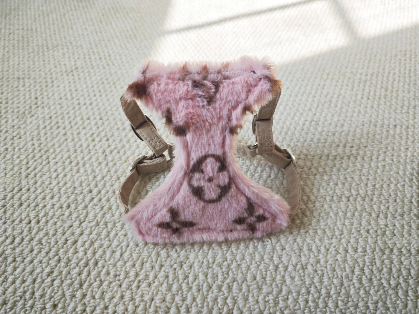 louis vuitton dog harness pink detail