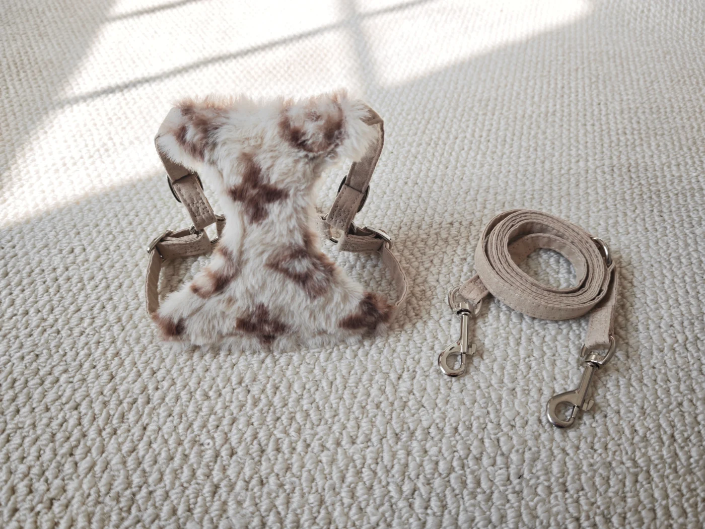 louis vuitton dog harness leash cream white
