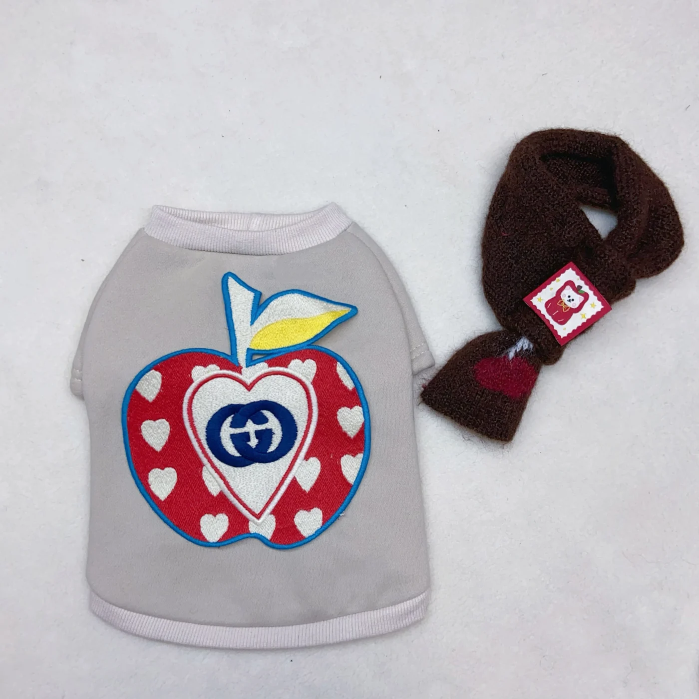 gucci dog sweatshirt light gray back view